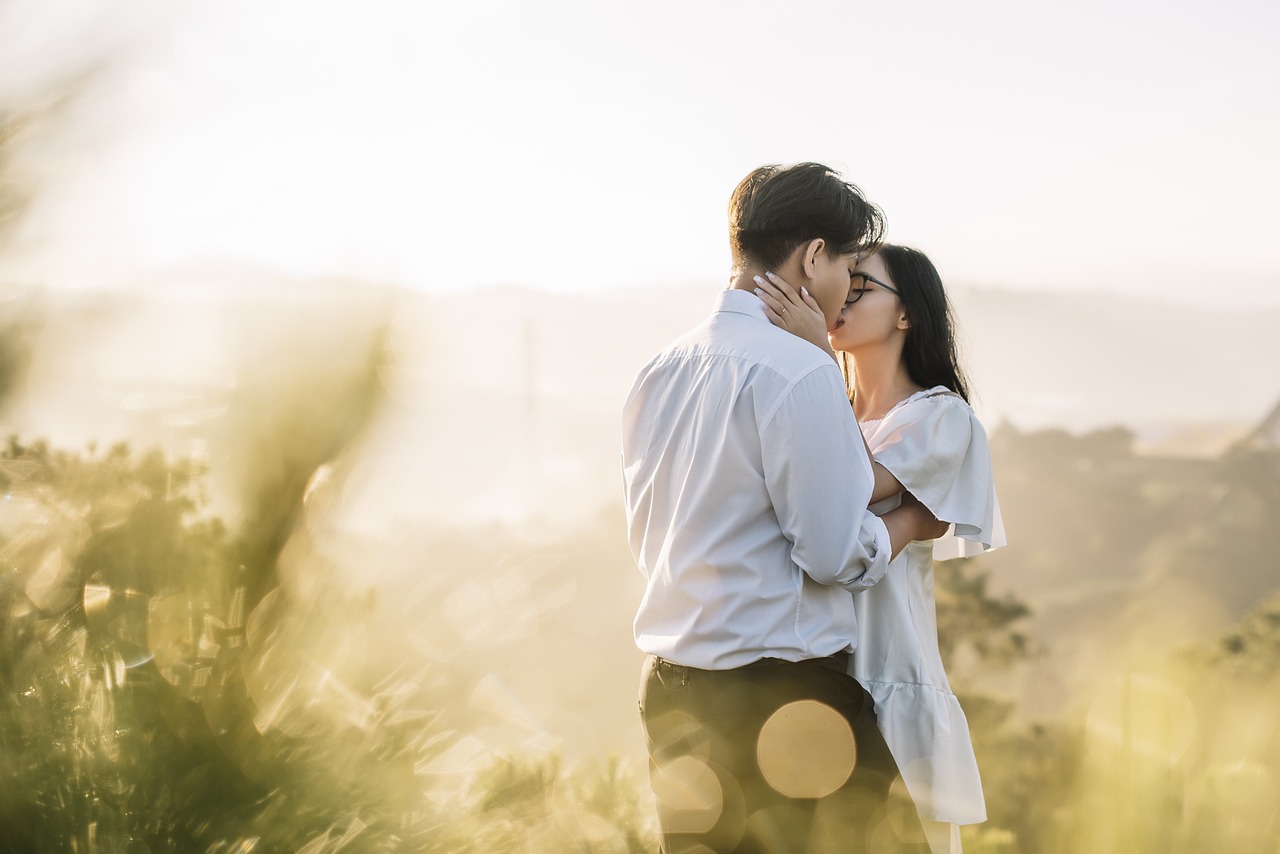 The Influence of Technology on Romantic Relationships